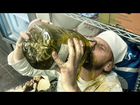 人类感染神秘病毒,什么东西都往嘴里塞,变得比野兽还可怕!